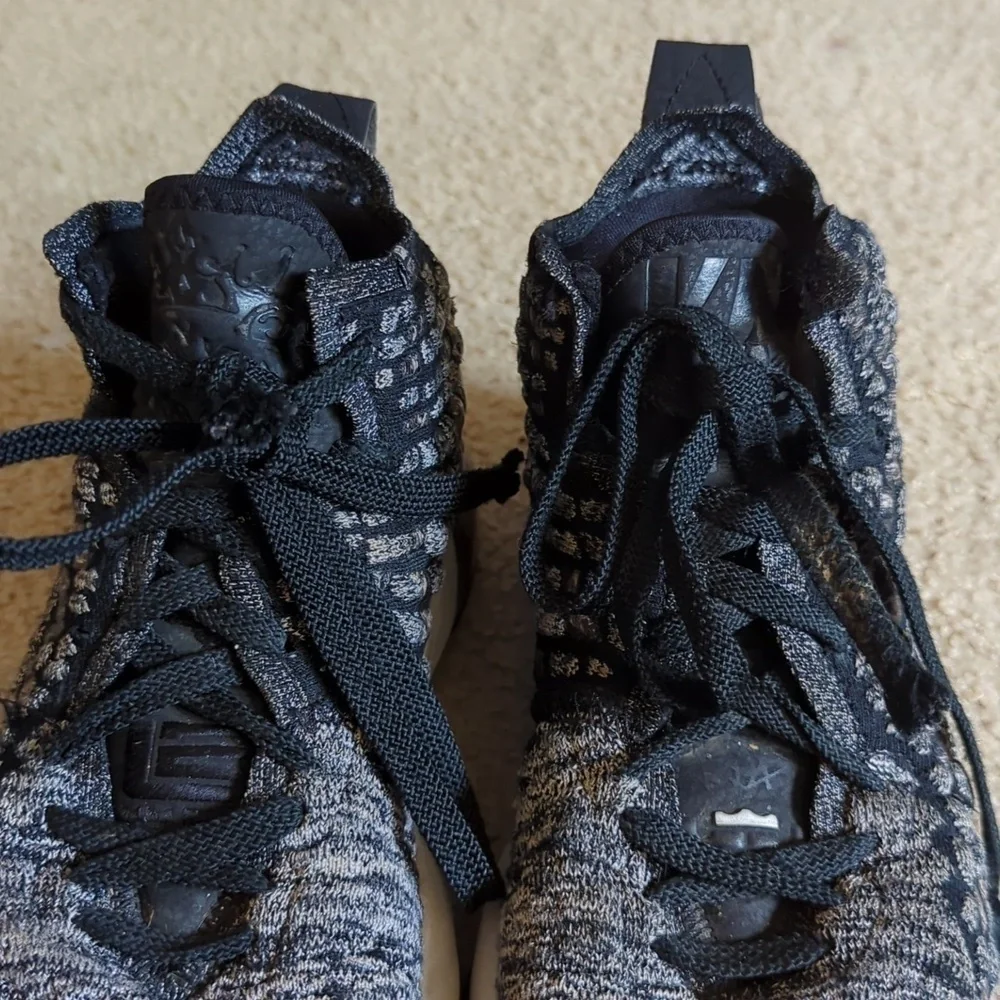 Nike Lebron 17 Basketball shoes Size 4.5Y Black/gray